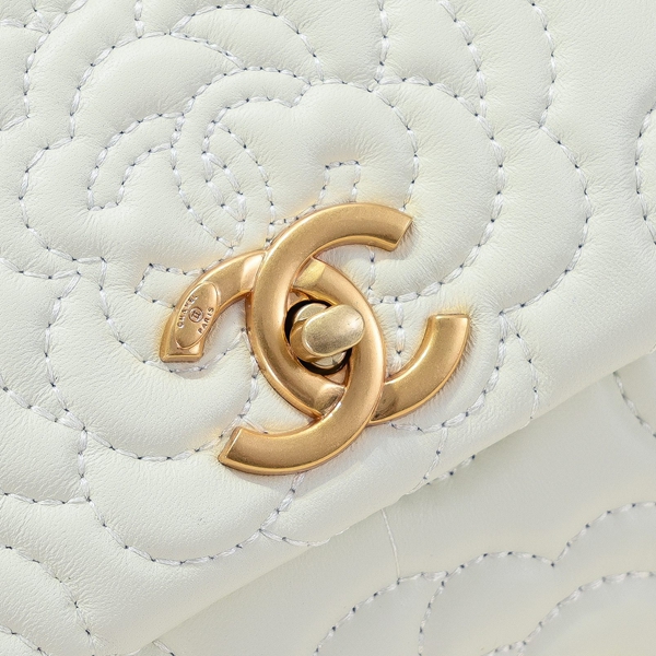 シャネルバッグ素材ディテール